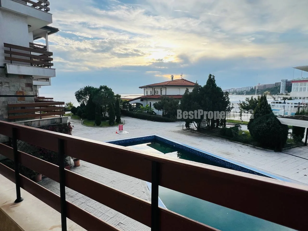 Spacious 2-Bedroom Apartment with Sea View - Robinson Beach, Elenite, 100 m² – Elenite