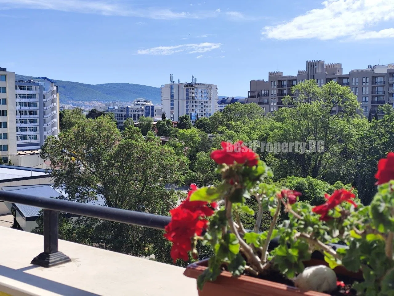 Spacious 90 m² 1 bedroom apartment with panoramic mountain views – Sapphire 2, Sunny Beach – Sunny Beach