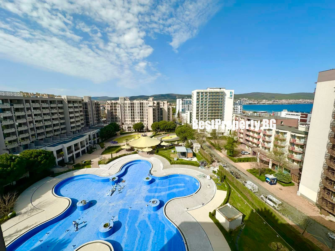 Dream apartment with a flower-shaped pool and the Black Sea in the background - Barcelo Royal Beach – Sunny Beach