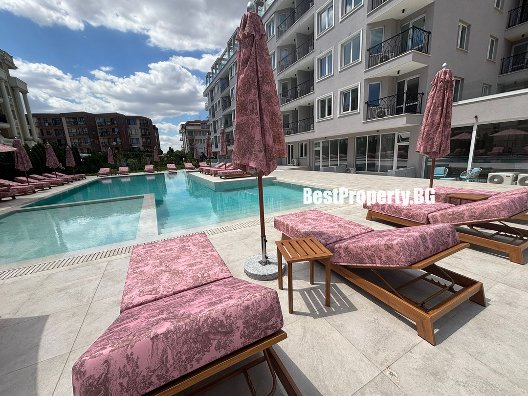 Spacious 54 m² studio with pool view - J'adore – Sunny Beach