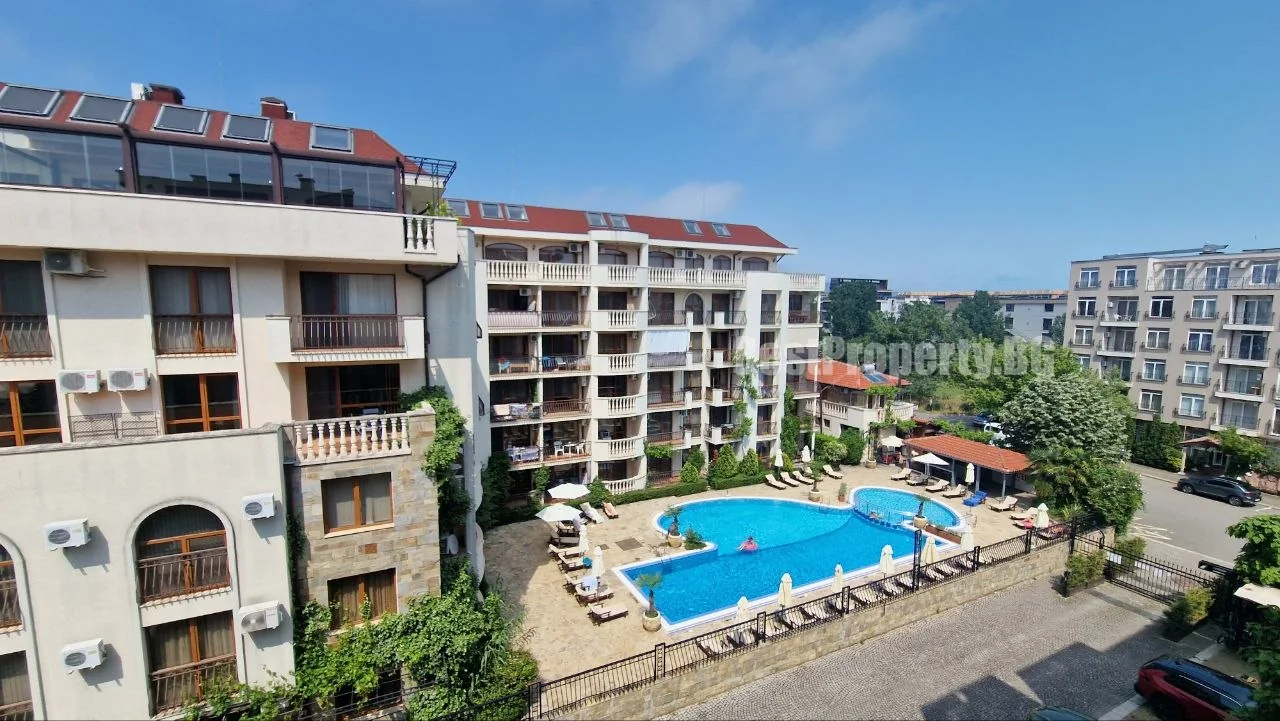 Studio with pool view in the Cascadas complex, Sunny Beach – Sunny Beach