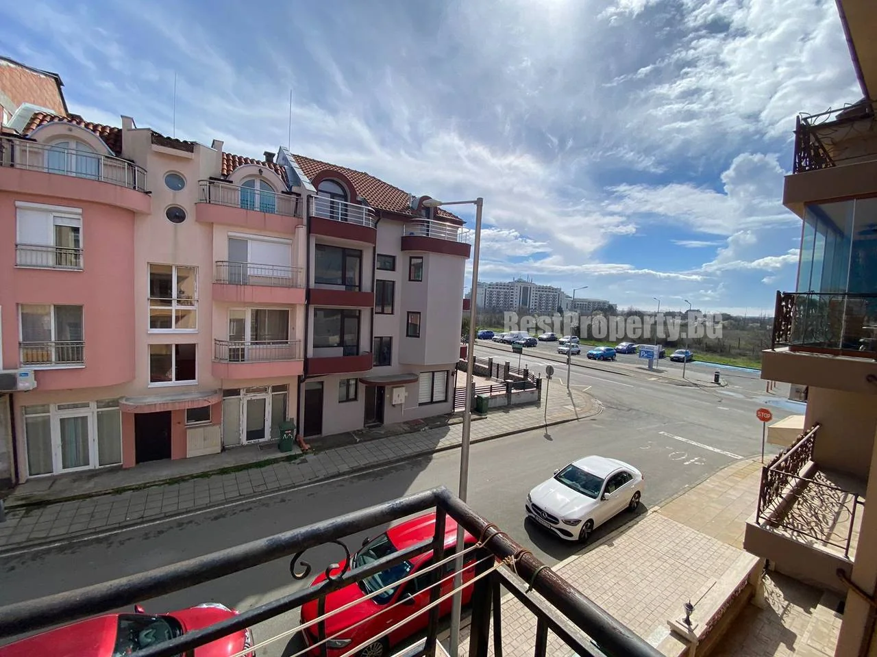 Spacious 2-bedroom apartment in the Czerno More district – Nessebar