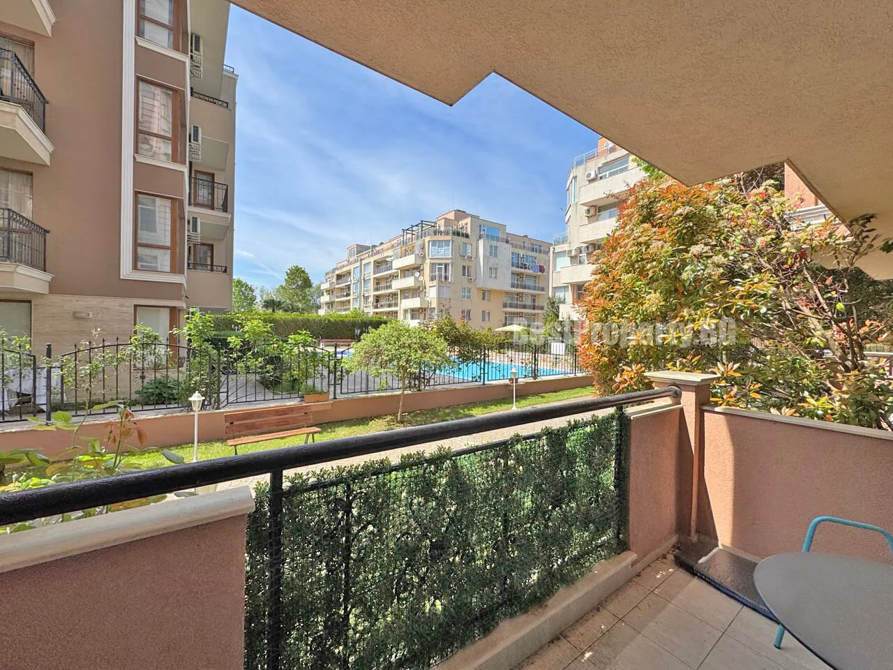 A cozy studio of 33 m² with a balcony and a view of the greenery - Casa Rossa – Casa Rossa
