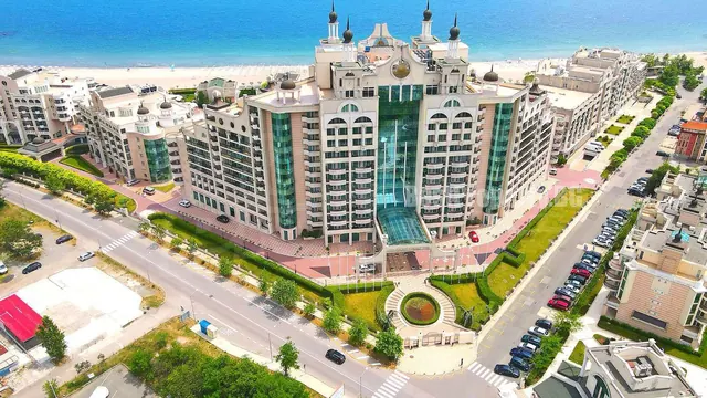 One-Bedroom Apartment 450m from the Beach - Sunset Resort, Pomorie, 64 m² – Pomorie