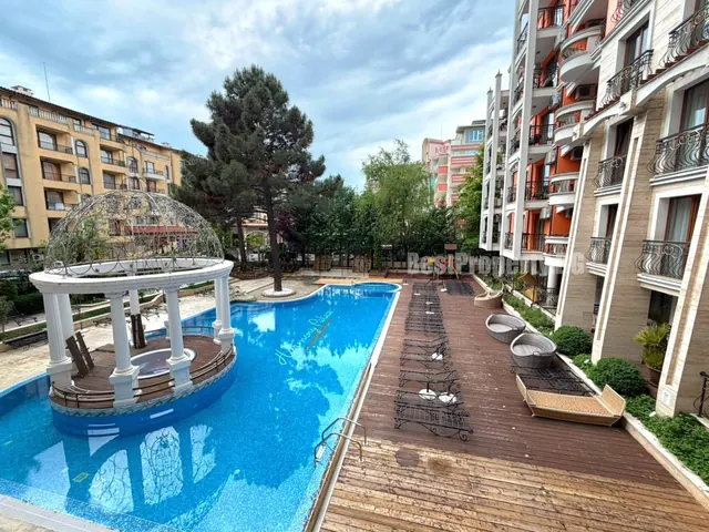 Comfortable 48 m² apartment with a view of the swimming pool - Harmony Palace – Sunny Beach