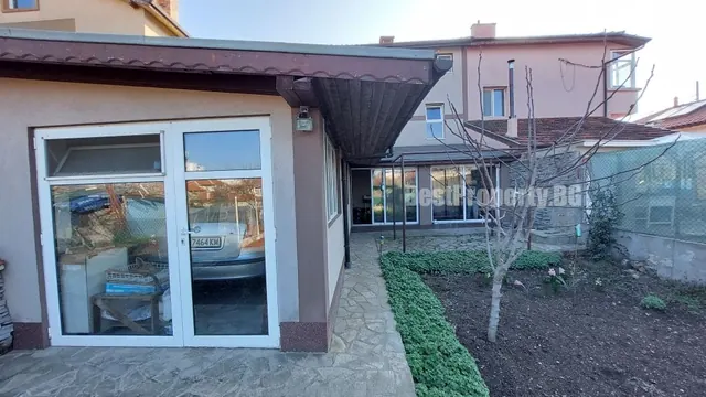 Spacious house of 140 m² with a plot of 330 m² and 3 bedrooms – Meden Rudnik, Burgas