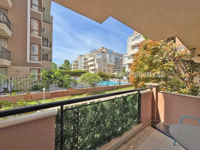 A cozy studio of 33 m² with a balcony and a view of the greenery - Casa Rossa – Casa Rossa