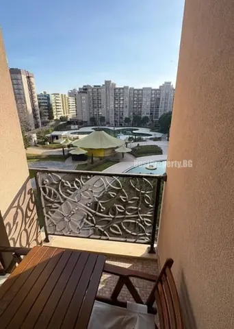 Spacious Studio with Panoramic Pool View – Barcelo Royal Beach, 50 m² – Sunny Beach